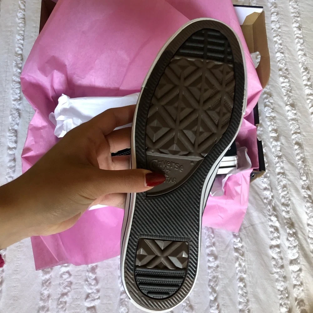 Black Hello Kitty Converse - Picture 3 of 4
